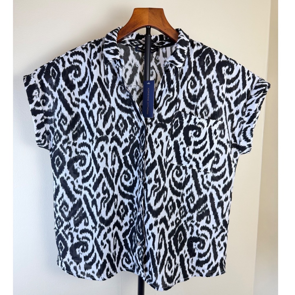 Adrienne Vittadini Black and White Short Sleeve Button Front Blouse
